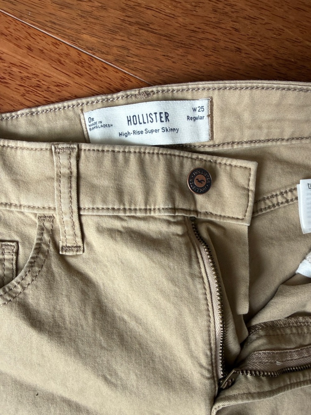 Hollister High-Rise Super Skinny Pants in Light Khaki